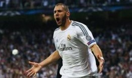 乌克兰足坛爆料新闻最新,神秘转会事件引发热议！”